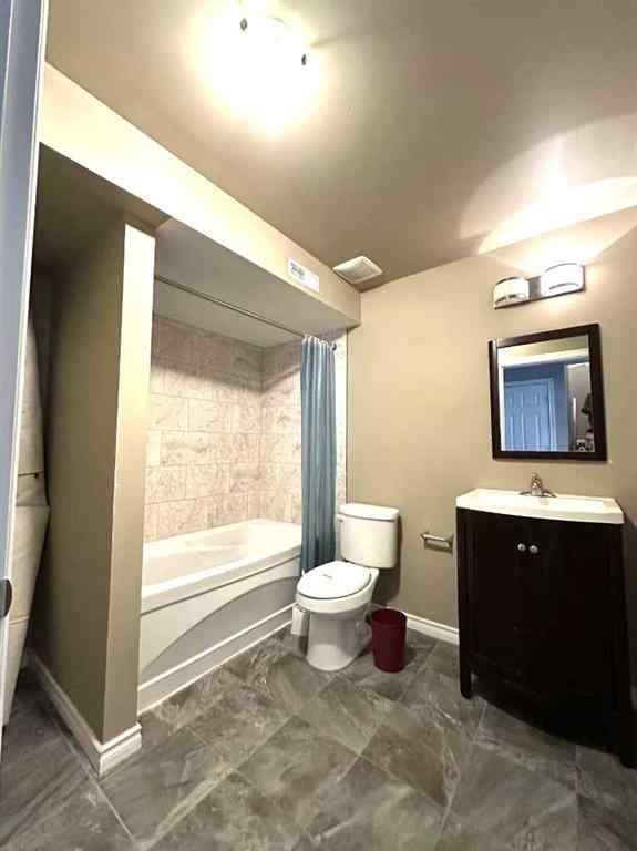 MLS® A2254155 - 200 Royal Crest View NW in Royal Oak Calgary, Residential