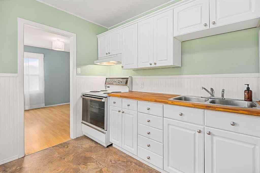 MLS® A2254157 - 605 19 Street NW in West Hillhurst Calgary, Residential