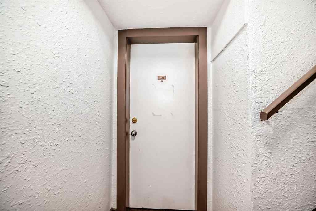 MLS® A2254158 - Unit #101 1113 37 Street SW in Rosscarrock Calgary, Residential