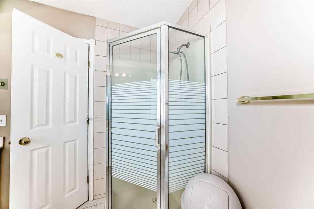 MLS® A2254159 - 1405 Shawnee Road SW in Shawnee Slopes Calgary, Residential