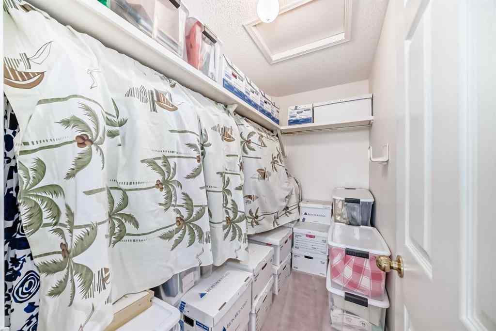 MLS® A2254159 - 1405 Shawnee Road SW in Shawnee Slopes Calgary, Residential