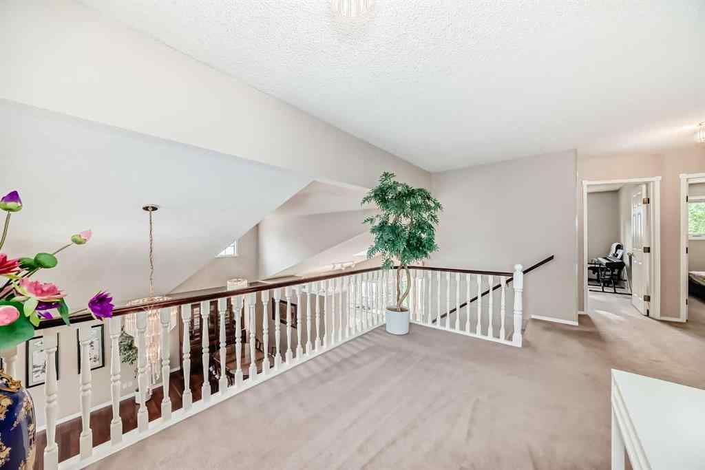 MLS® A2254159 - 1405 Shawnee Road SW in Shawnee Slopes Calgary, Residential