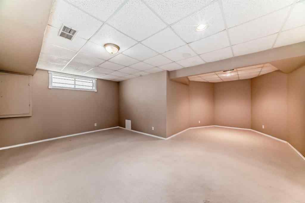 MLS® A2254159 - 1405 Shawnee Road SW in Shawnee Slopes Calgary, Residential
