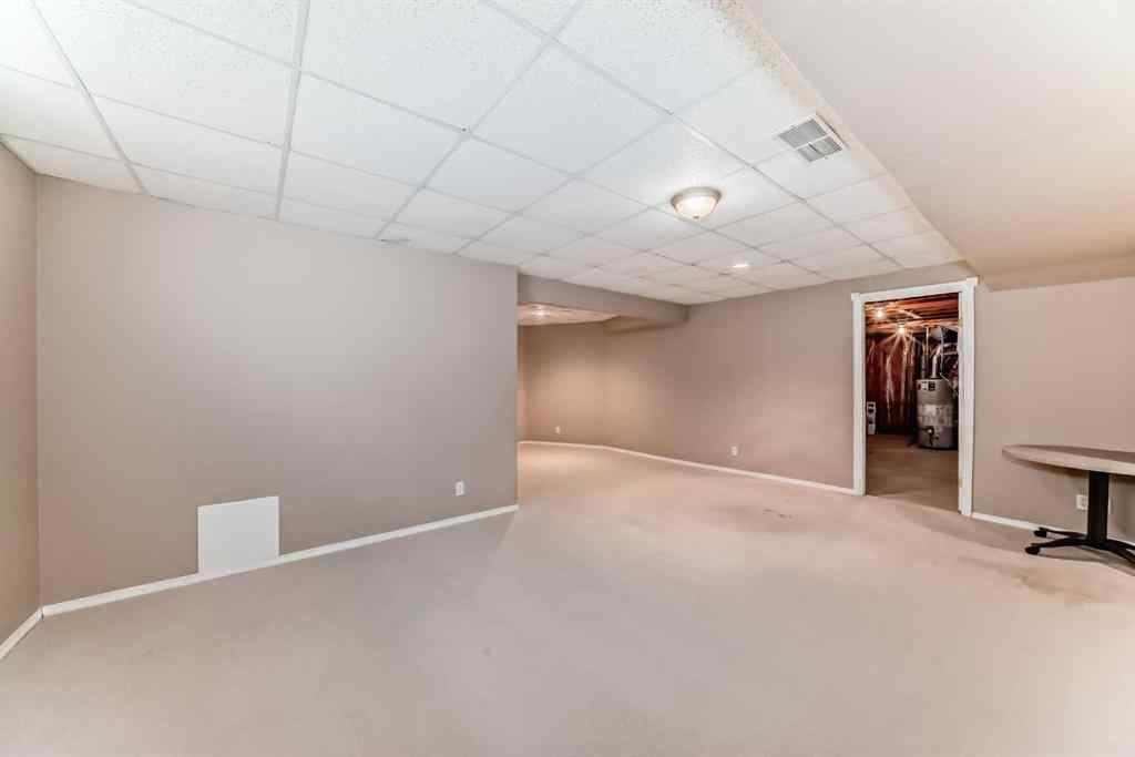 MLS® A2254159 - 1405 Shawnee Road SW in Shawnee Slopes Calgary, Residential
