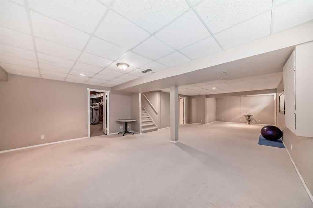 MLS® A2254159 - 1405 Shawnee Road SW in Shawnee Slopes Calgary, Residential