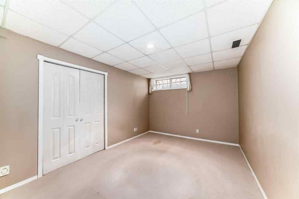MLS® A2254159 - 1405 Shawnee Road SW in Shawnee Slopes Calgary, Residential