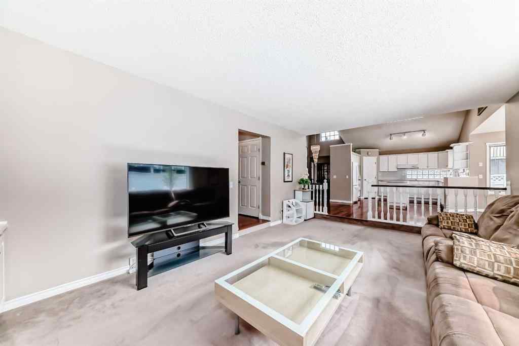 MLS® A2254159 - 1405 Shawnee Road SW in Shawnee Slopes Calgary, Residential