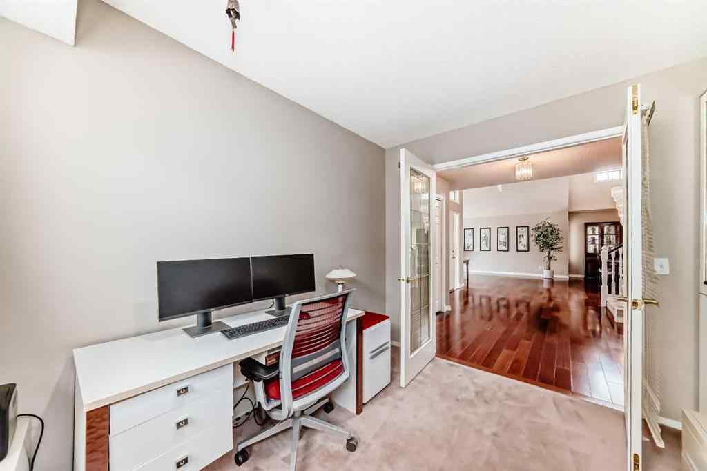MLS® A2254159 - 1405 Shawnee Road SW in Shawnee Slopes Calgary, Residential