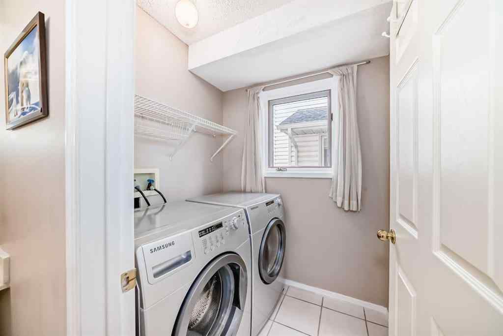 MLS® A2254159 - 1405 Shawnee Road SW in Shawnee Slopes Calgary, Residential