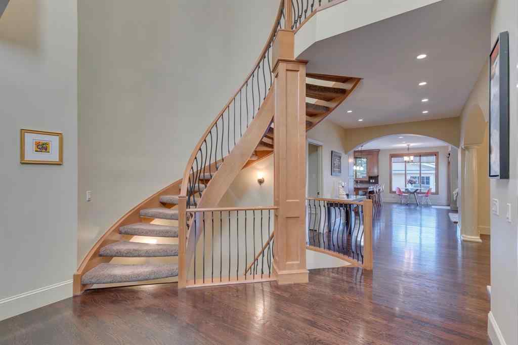 MLS® A2254166 - 2609 7 Avenue NW in West Hillhurst Calgary, Residential