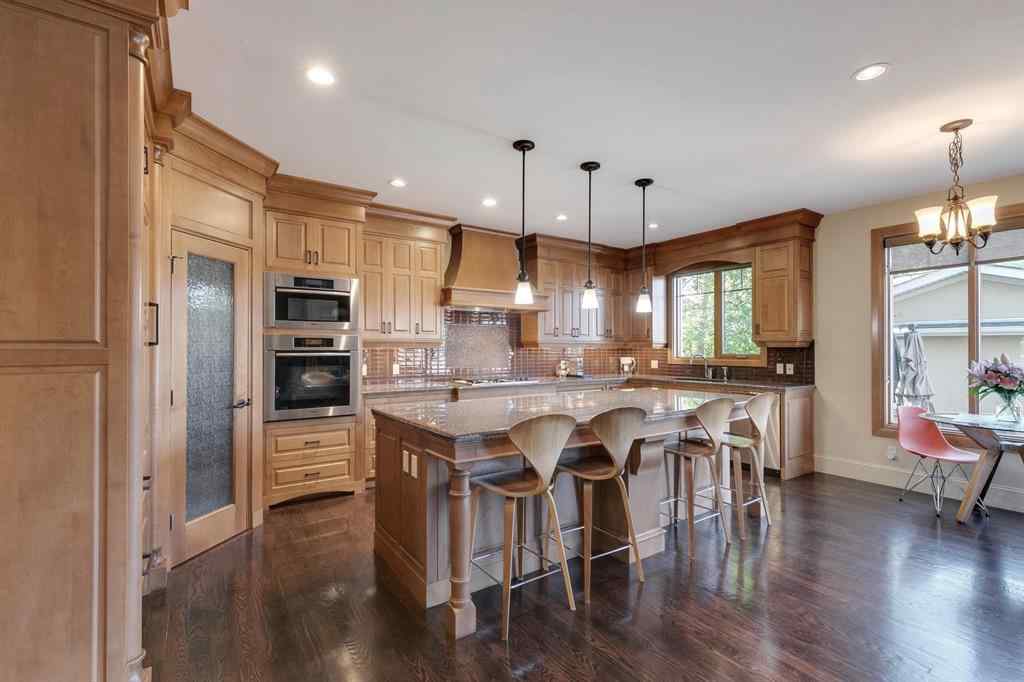 MLS® A2254166 - 2609 7 Avenue NW in West Hillhurst Calgary, Residential