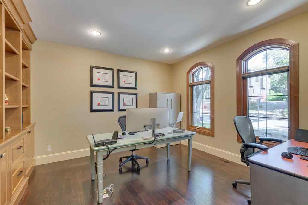 MLS® A2254166 - 2609 7 Avenue NW in West Hillhurst Calgary, Residential
