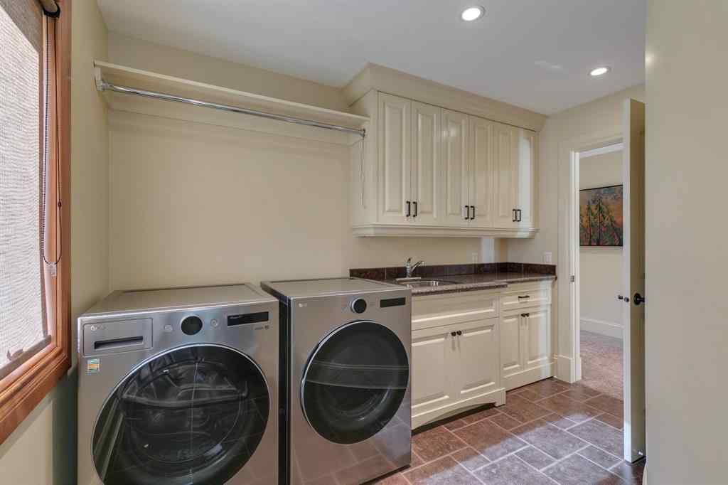 MLS® A2254166 - 2609 7 Avenue NW in West Hillhurst Calgary, Residential