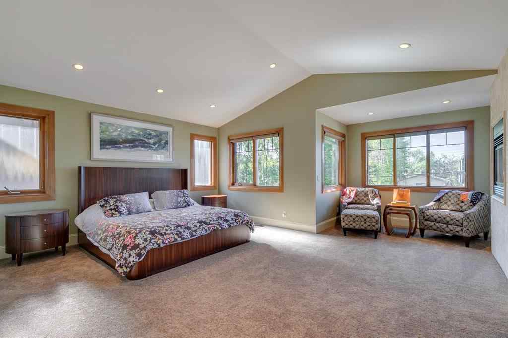 MLS® A2254166 - 2609 7 Avenue NW in West Hillhurst Calgary, Residential
