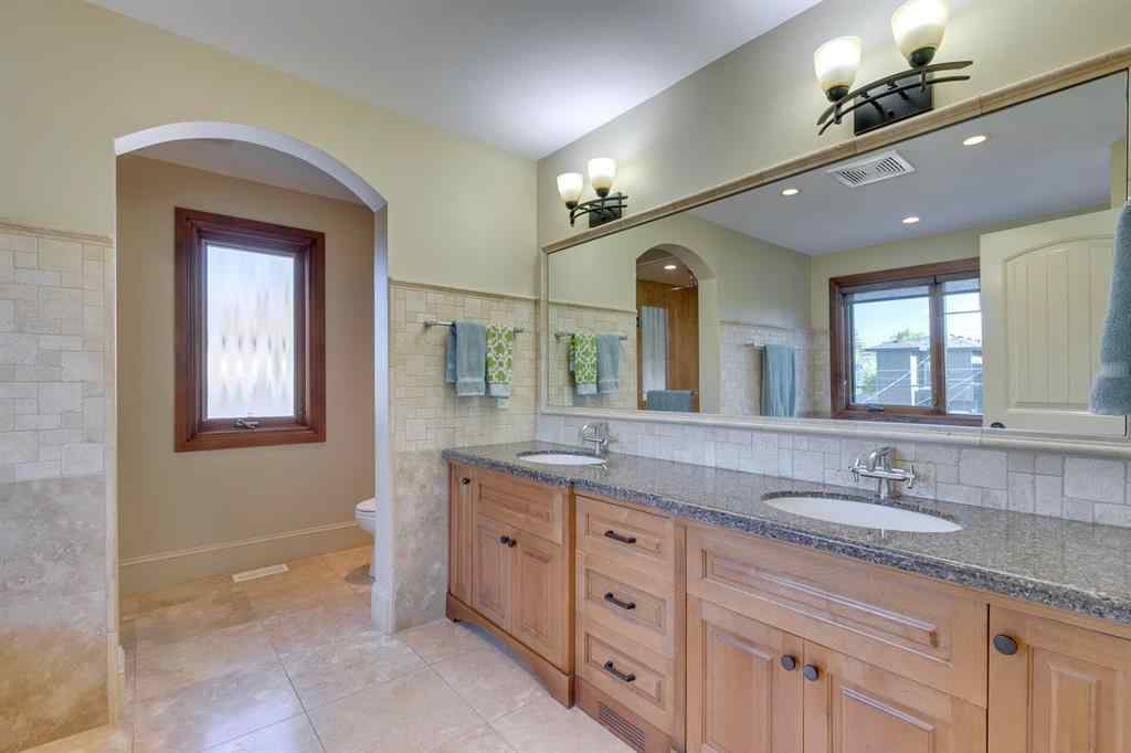 MLS® A2254166 - 2609 7 Avenue NW in West Hillhurst Calgary, Residential