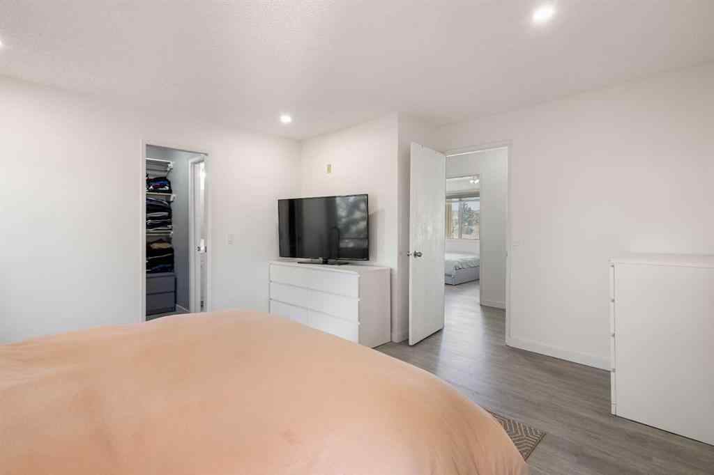 MLS® A2254169 - 62 Beacham Way NW in Beddington Heights Calgary, Residential