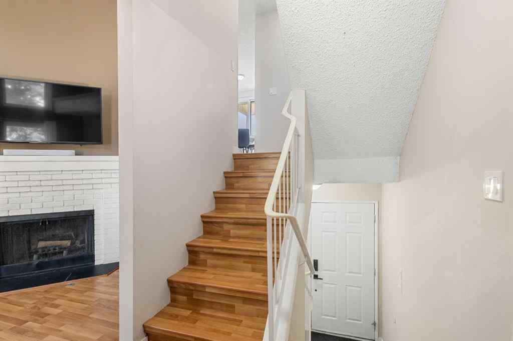 MLS® A2254169 - 62 Beacham Way NW in Beddington Heights Calgary, Residential