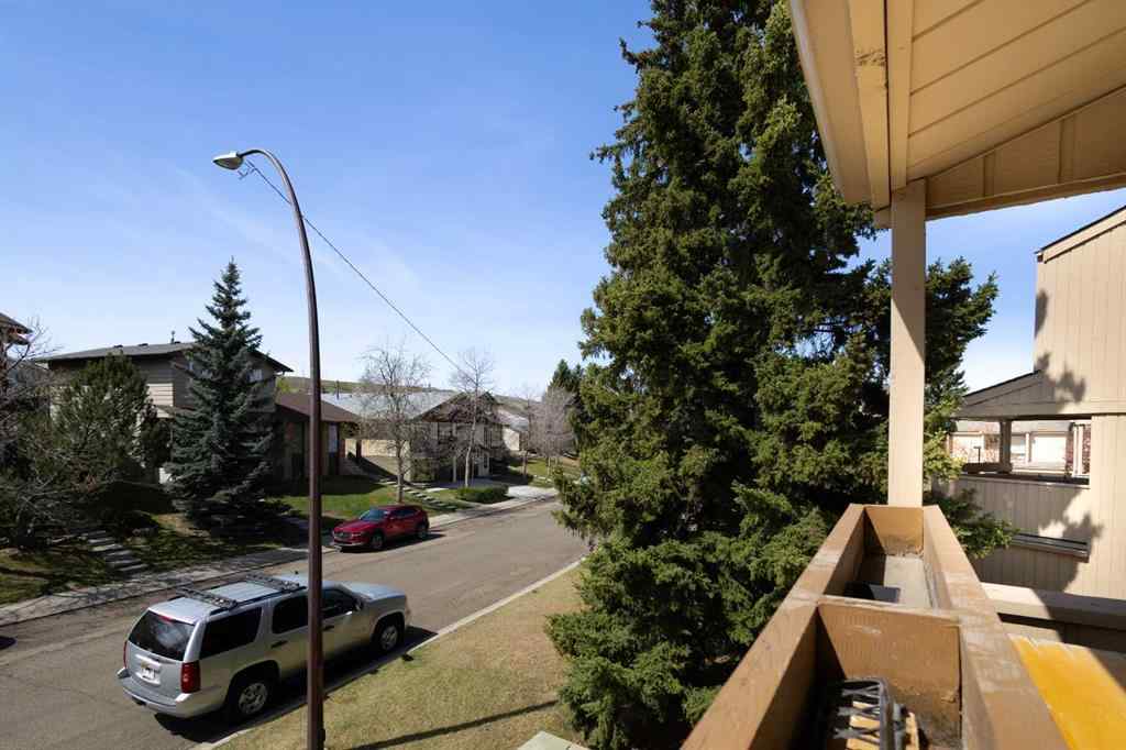 MLS® A2254169 - 62 Beacham Way NW in Beddington Heights Calgary, Residential