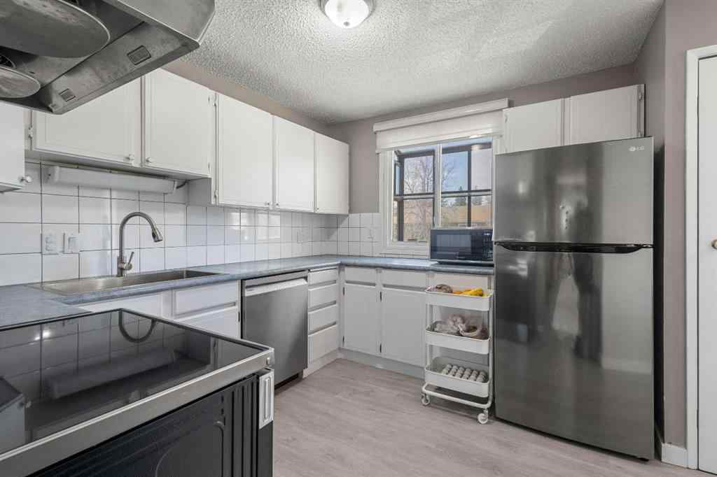 MLS® A2254169 - 62 Beacham Way NW in Beddington Heights Calgary, Residential