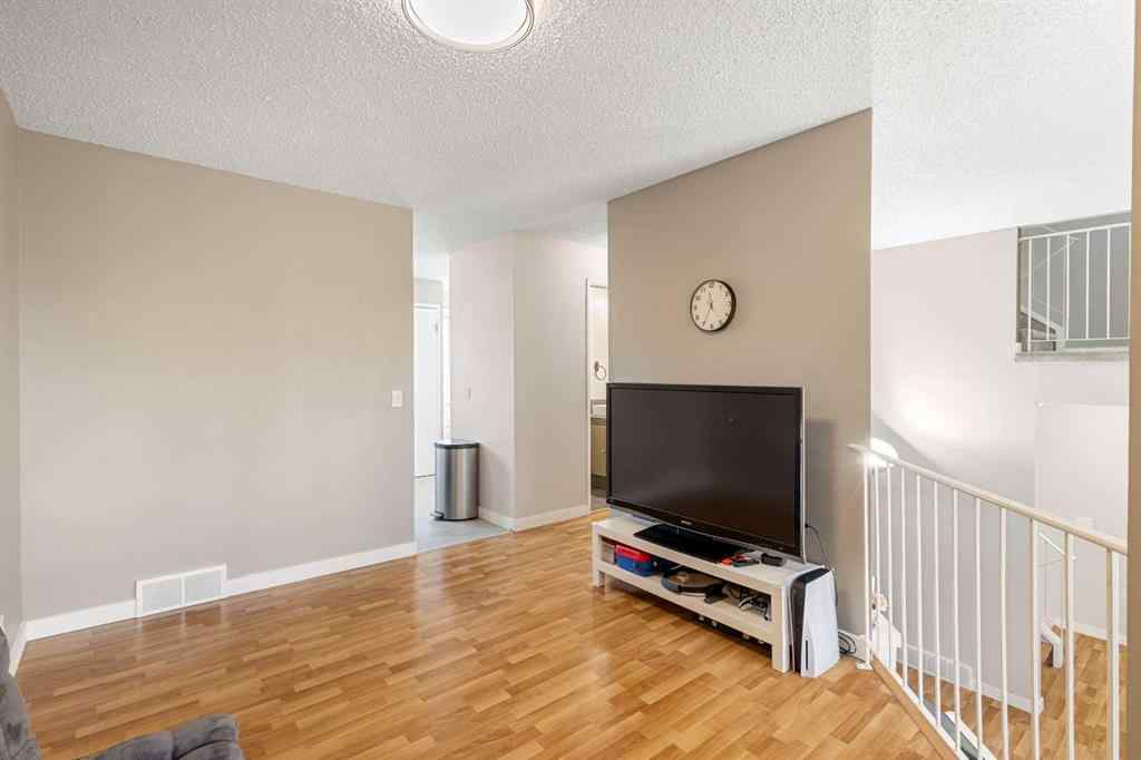 MLS® A2254169 - 62 Beacham Way NW in Beddington Heights Calgary, Residential