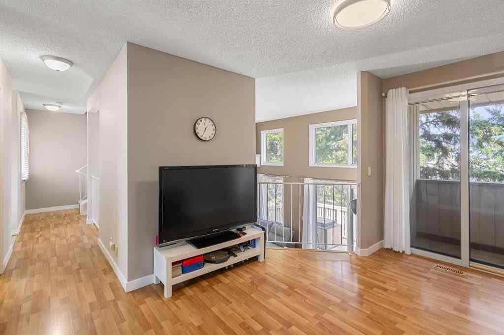 MLS® A2254169 - 62 Beacham Way NW in Beddington Heights Calgary, Residential