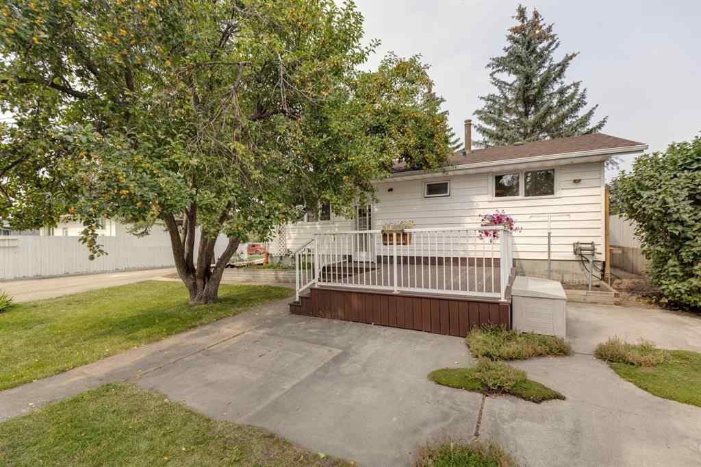 MLS® A2254173 - 429 3 Avenue NE in The Village Airdrie, Residential