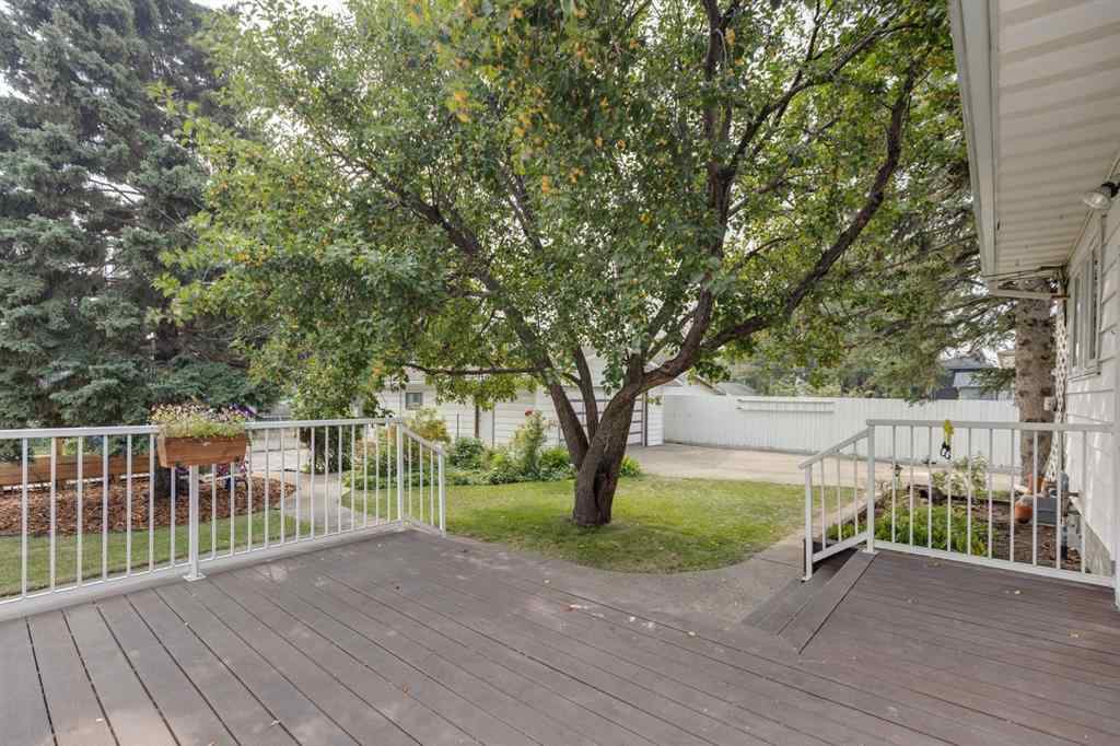 MLS® A2254173 - 429 3 Avenue NE in The Village Airdrie, Residential