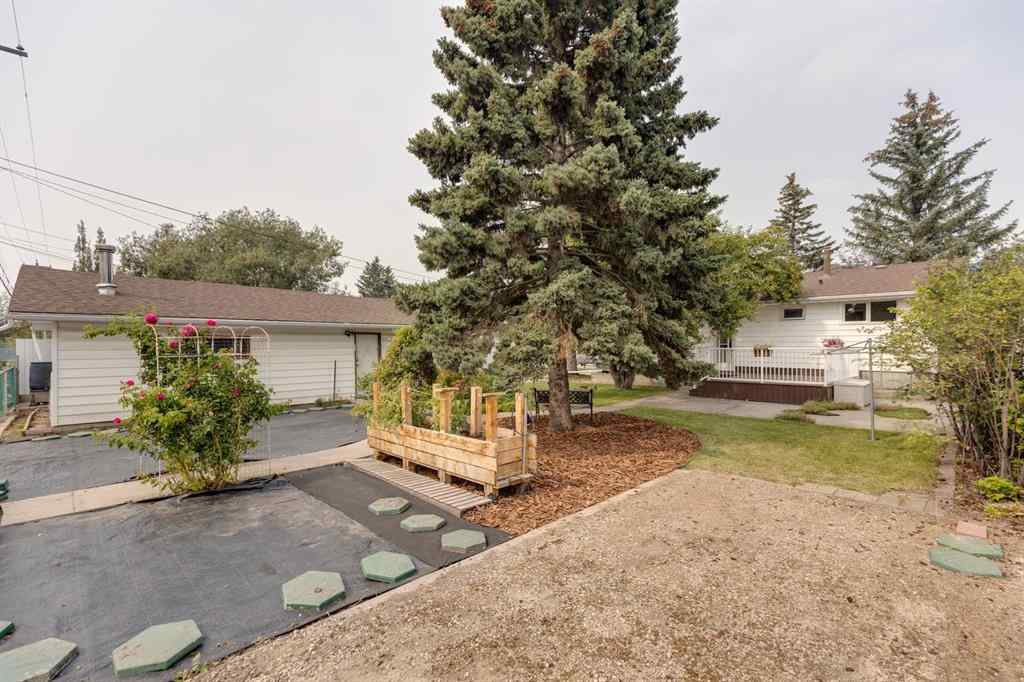 MLS® A2254173 - 429 3 Avenue NE in The Village Airdrie, Residential
