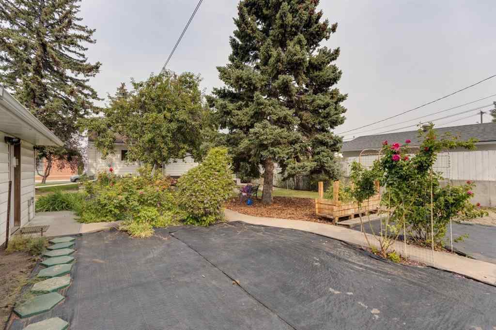 MLS® A2254173 - 429 3 Avenue NE in The Village Airdrie, Residential