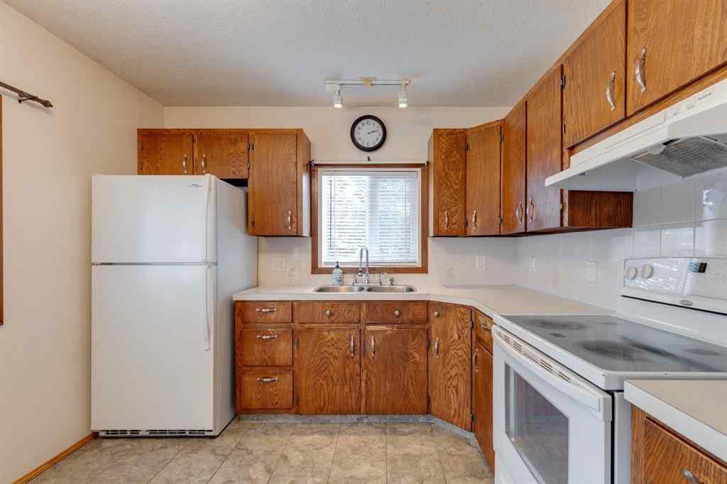 MLS® A2254173 - 429 3 Avenue NE in The Village Airdrie, Residential