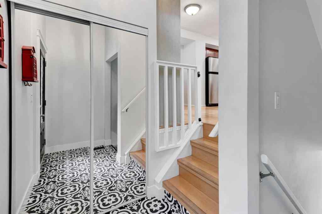 MLS® A2254184 - 3115 43 Street SW in Glenbrook Calgary, Residential