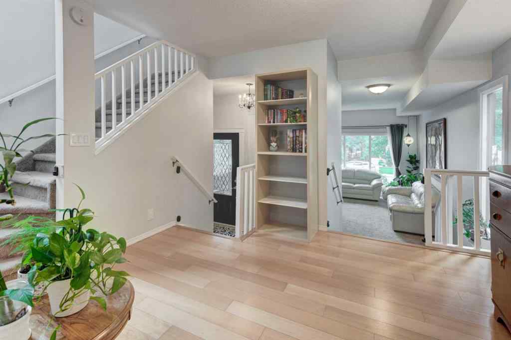 MLS® A2254184 - 3115 43 Street SW in Glenbrook Calgary, Residential