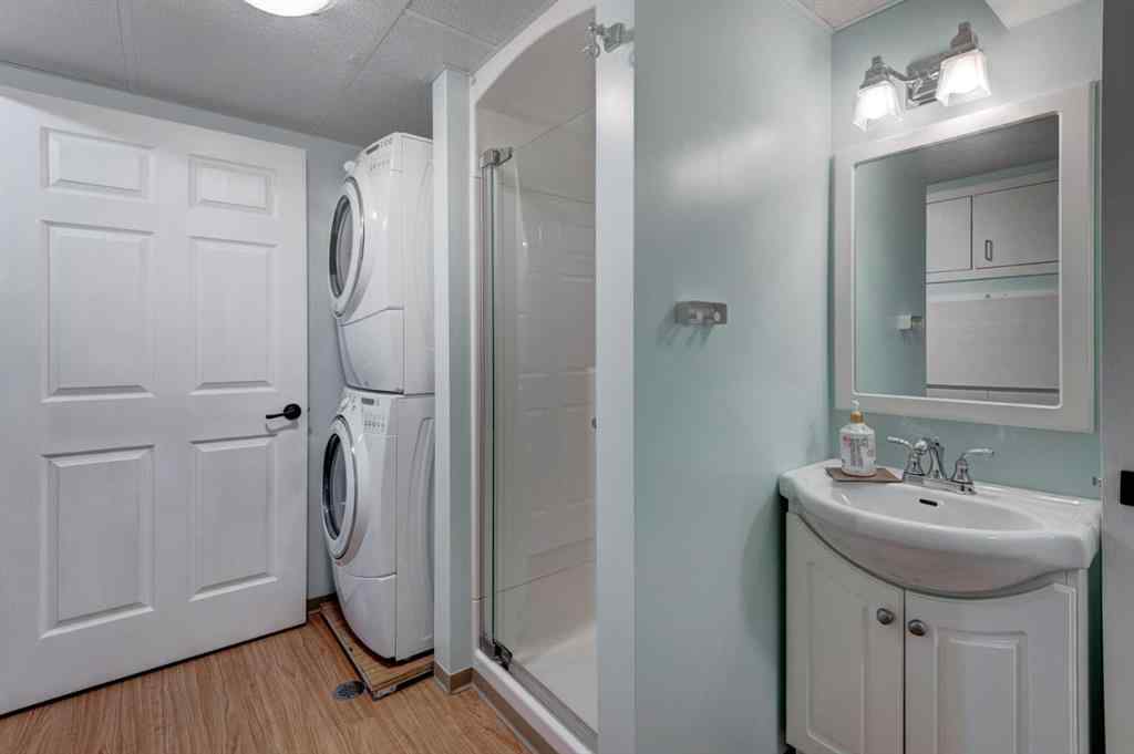 MLS® A2254184 - 3115 43 Street SW in Glenbrook Calgary, Residential