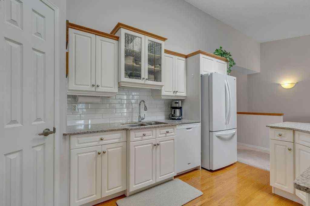 MLS® A2254188 - 180 Valley Ridge Heights NW in Valley Ridge Calgary, Residential