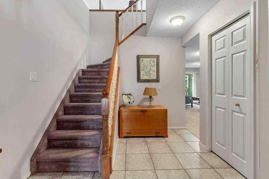 MLS® A2254188 - 180 Valley Ridge Heights NW in Valley Ridge Calgary, Residential