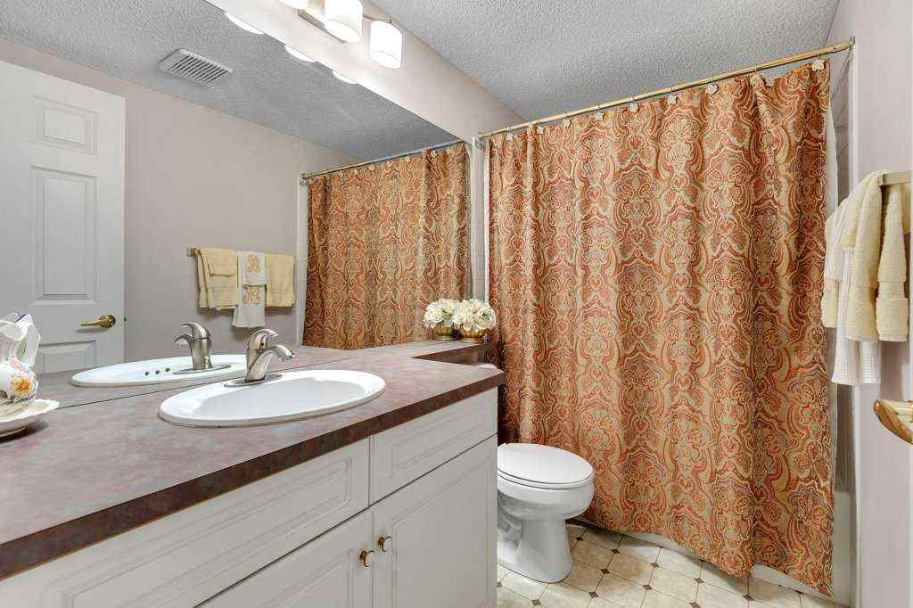 MLS® A2254188 - 180 Valley Ridge Heights NW in Valley Ridge Calgary, Residential