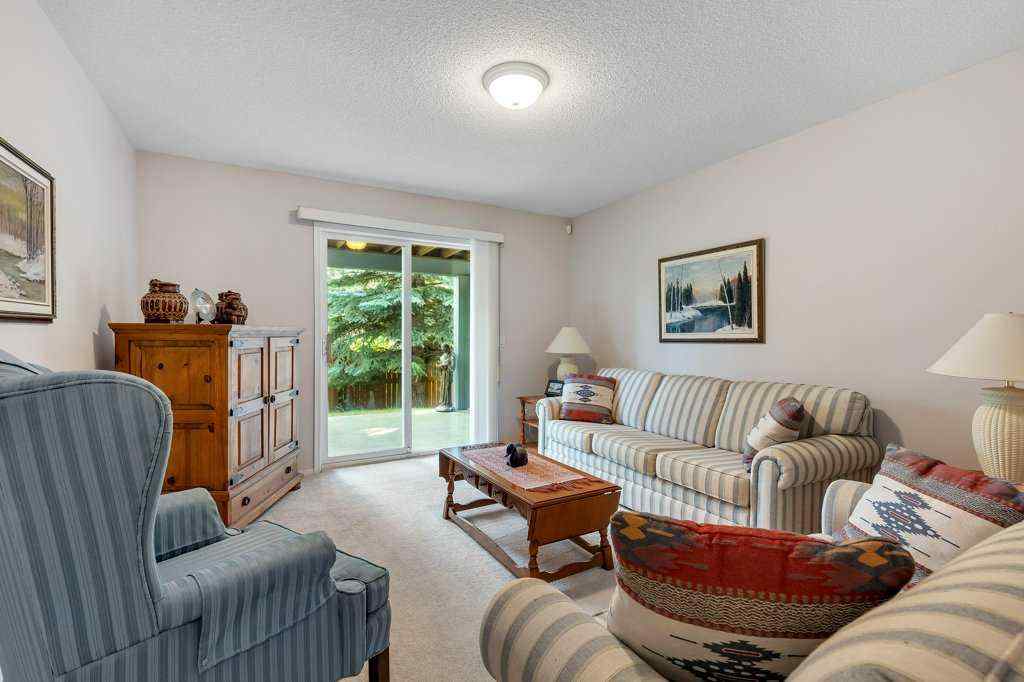 MLS® A2254188 - 180 Valley Ridge Heights NW in Valley Ridge Calgary, Residential