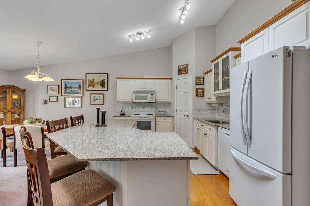 MLS® A2254188 - 180 Valley Ridge Heights NW in Valley Ridge Calgary, Residential