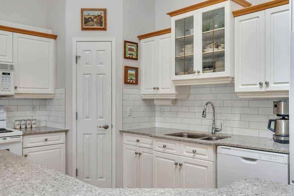 MLS® A2254188 - 180 Valley Ridge Heights NW in Valley Ridge Calgary, Residential