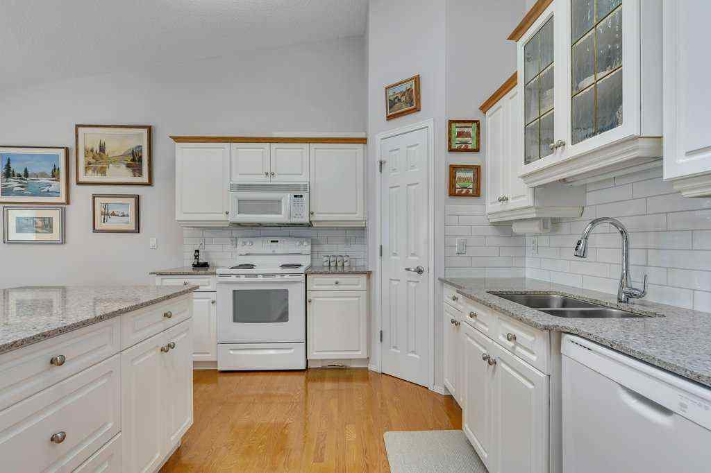 MLS® A2254188 - 180 Valley Ridge Heights NW in Valley Ridge Calgary, Residential