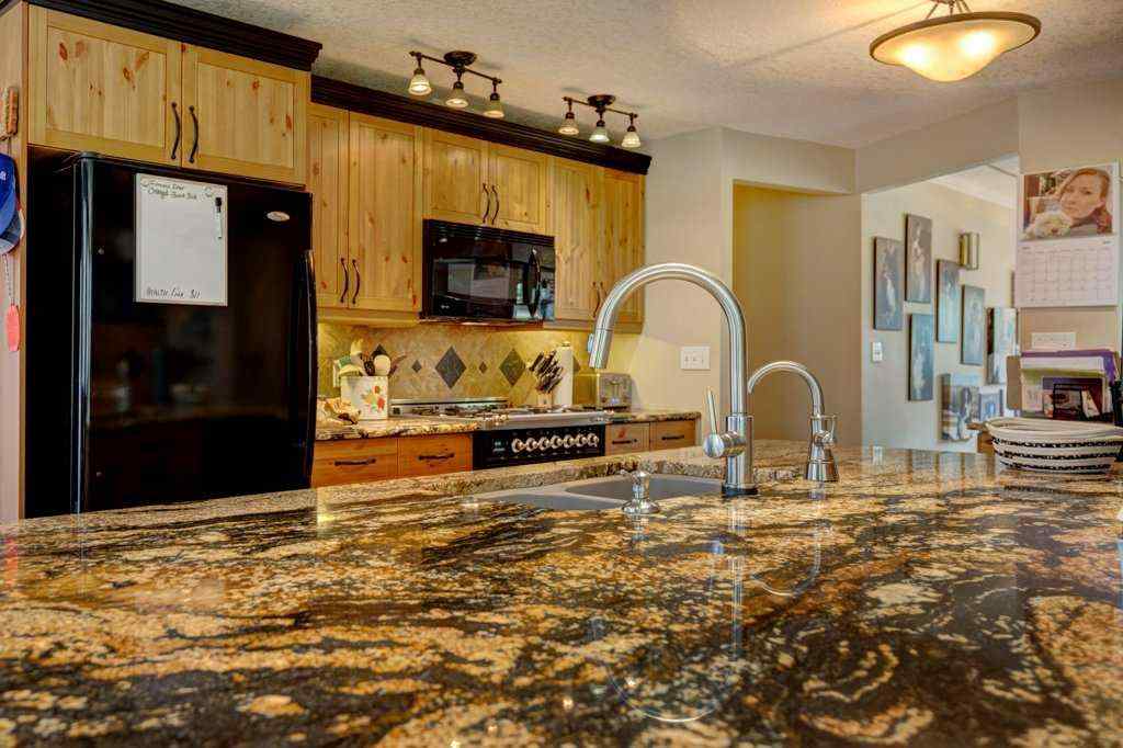 MLS® A2254190 - 2193 434 Avenue E in NONE Rural Foothills County, Residential