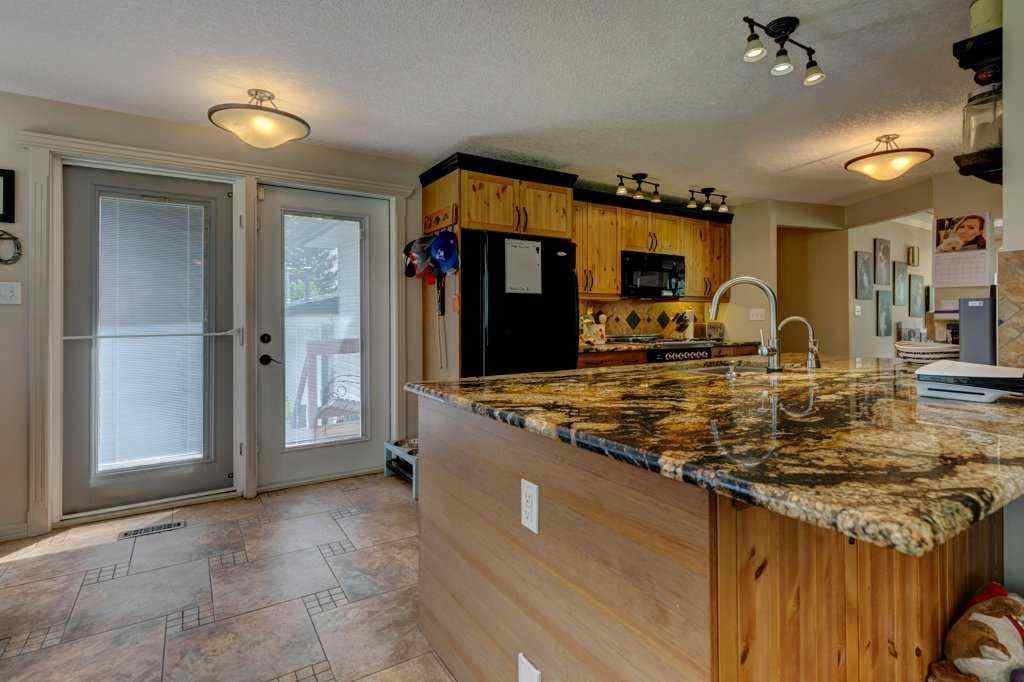 MLS® A2254190 - 2193 434 Avenue E in NONE Rural Foothills County, Residential