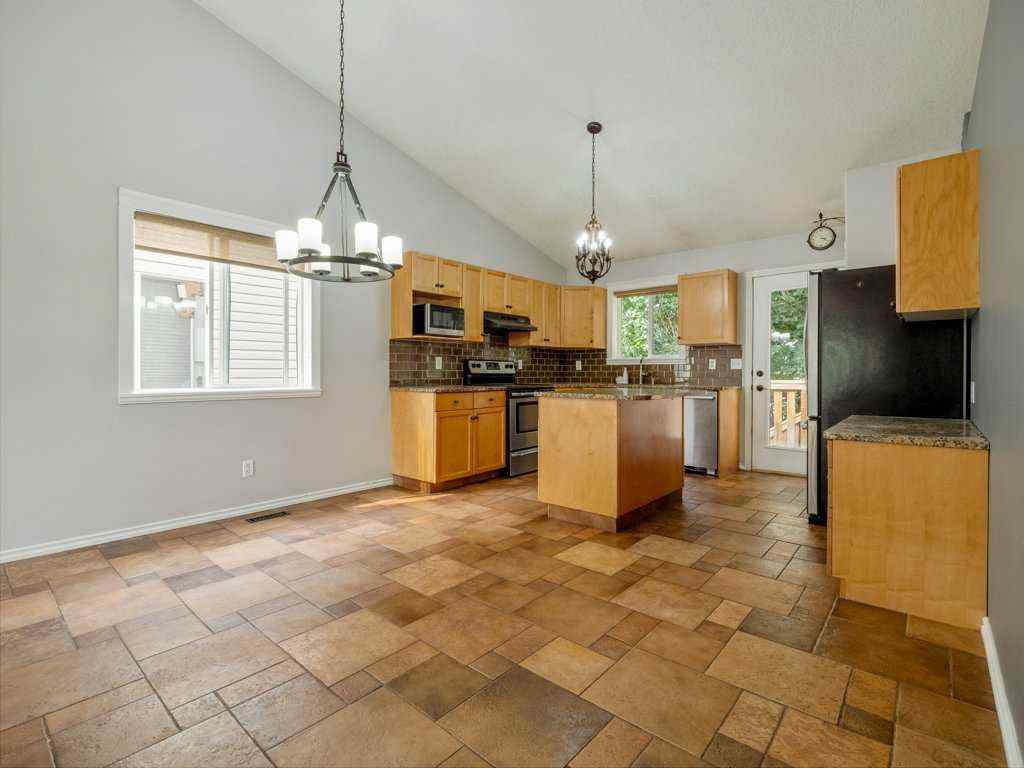 MLS® A2254200 - 11 Rivercrest Court W in Riverstone Lethbridge, Residential