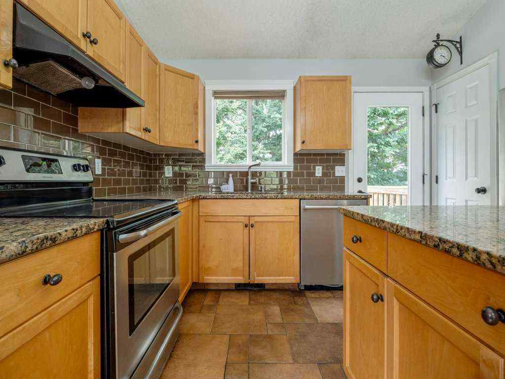 MLS® A2254200 - 11 Rivercrest Court W in Riverstone Lethbridge, Residential