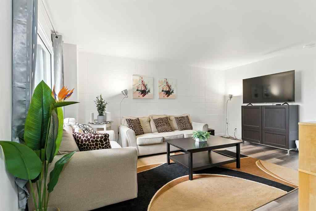 MLS® A2254202 - Unit #346 2211 19 Street NE in Vista Heights Calgary, Residential