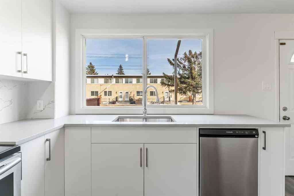 MLS® A2254202 - Unit #346 2211 19 Street NE in Vista Heights Calgary, Residential
