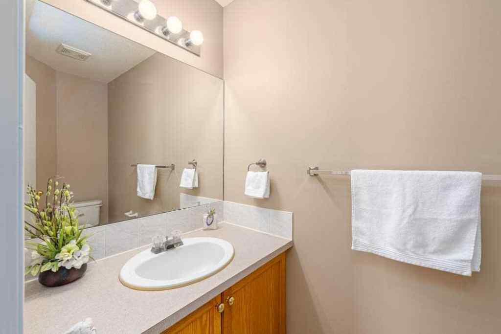 MLS® A2254211 - 1403 Eagleview Place NW in Eagleview Estates High River, Residential