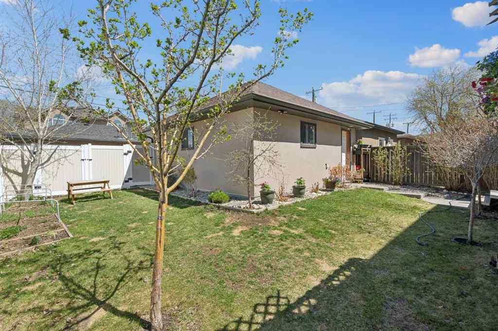 MLS® A2254212 - 4538 Montgomery Avenue NW in Montgomery Calgary, Residential