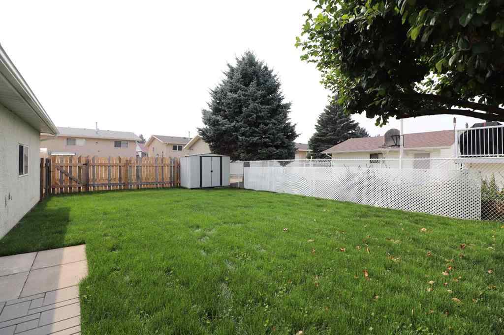 MLS® A2254217 - 35 Ewart Crescent SE in Ross Glen Medicine Hat, Residential