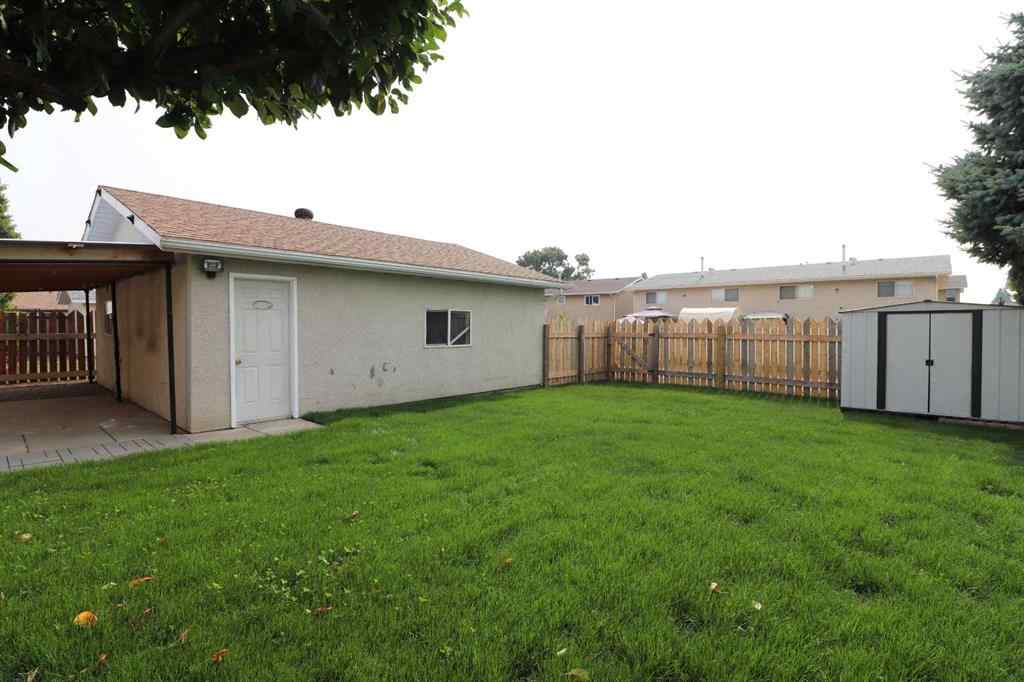 MLS® A2254217 - 35 Ewart Crescent SE in Ross Glen Medicine Hat, Residential